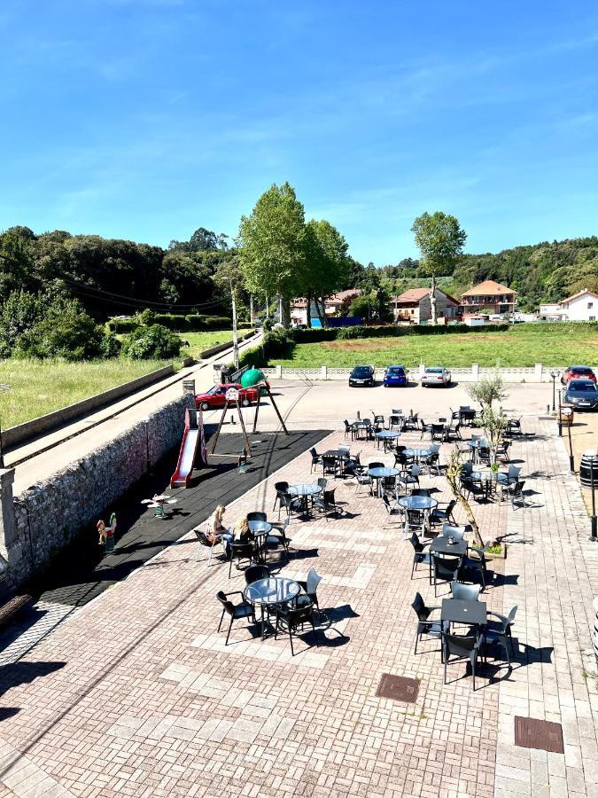 Hotel Villa Maria Revilla De Camargo Екстер'єр фото