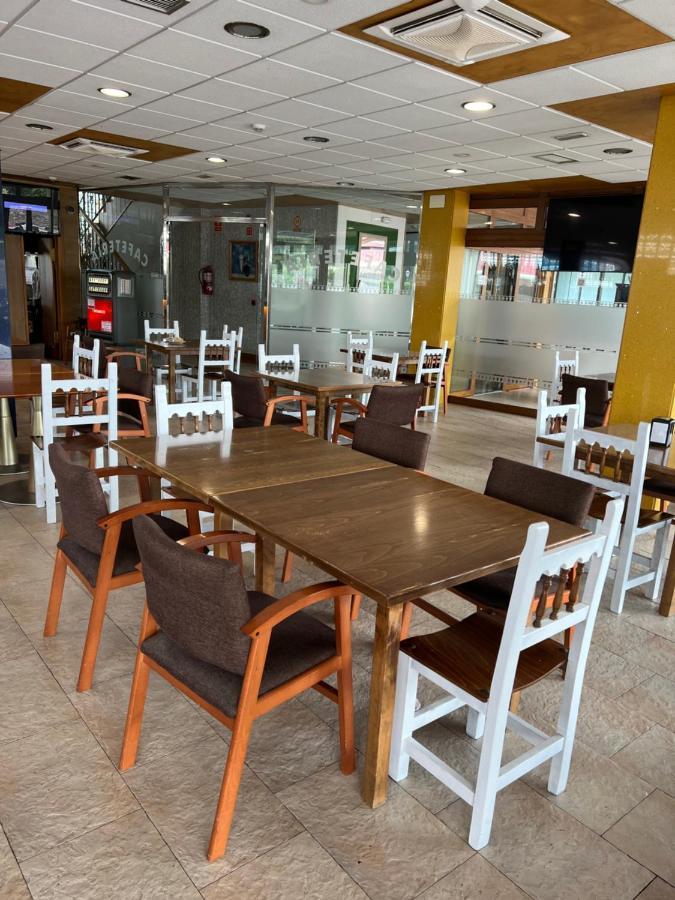 Hotel Villa Maria Revilla De Camargo Екстер'єр фото