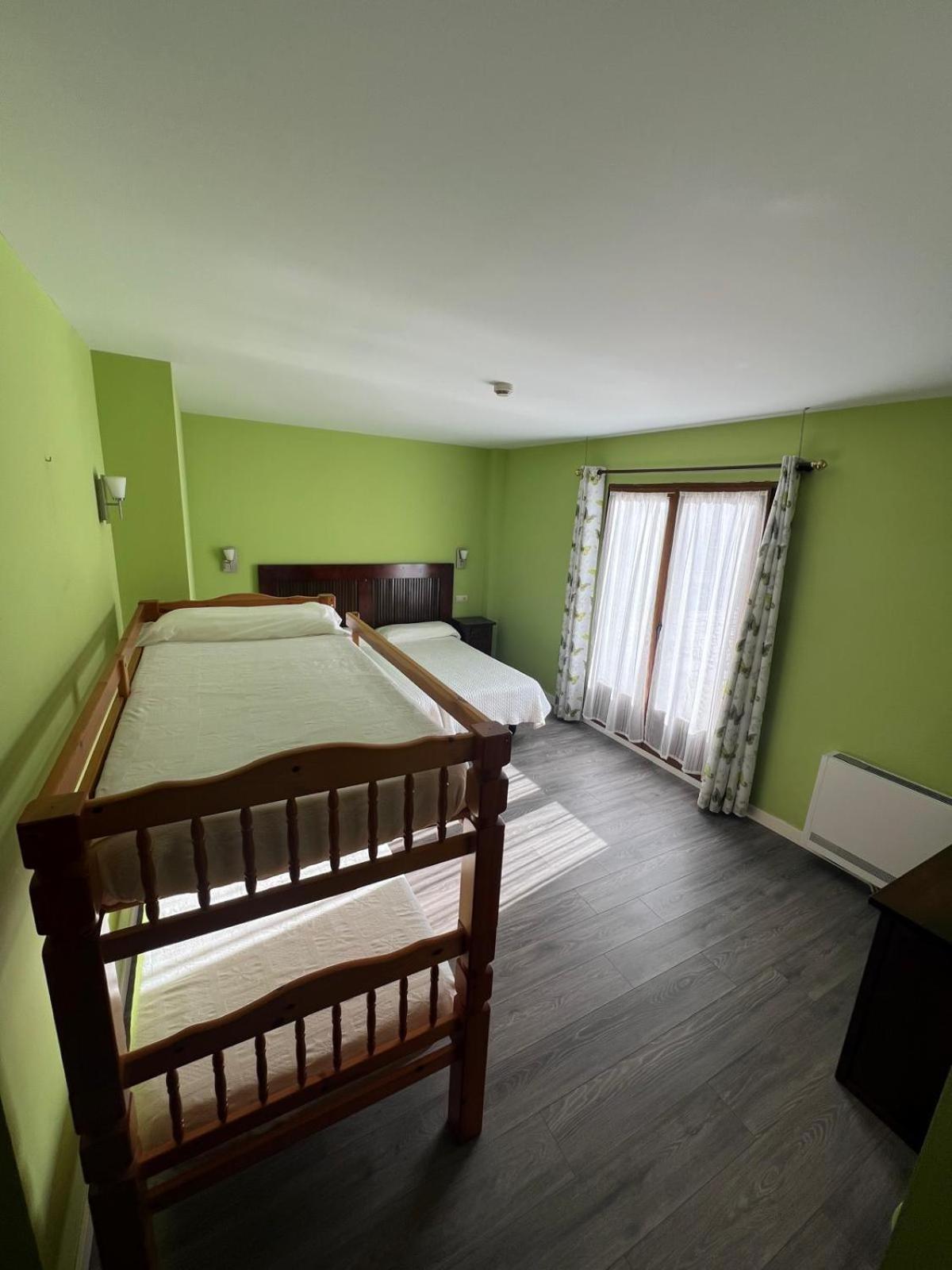 Hotel Villa Maria Revilla De Camargo Екстер'єр фото