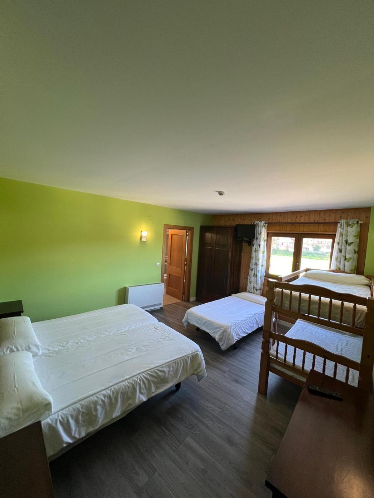 Hotel Villa Maria Revilla De Camargo Екстер'єр фото
