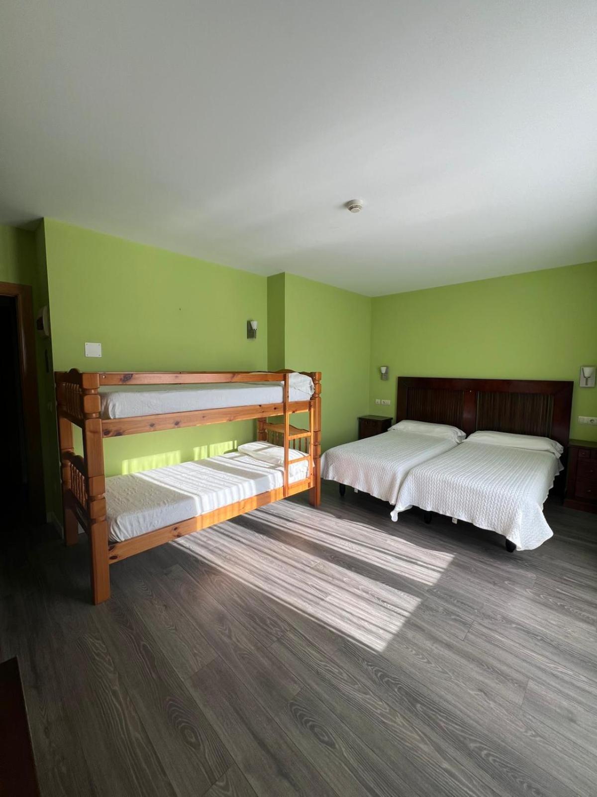 Hotel Villa Maria Revilla De Camargo Екстер'єр фото
