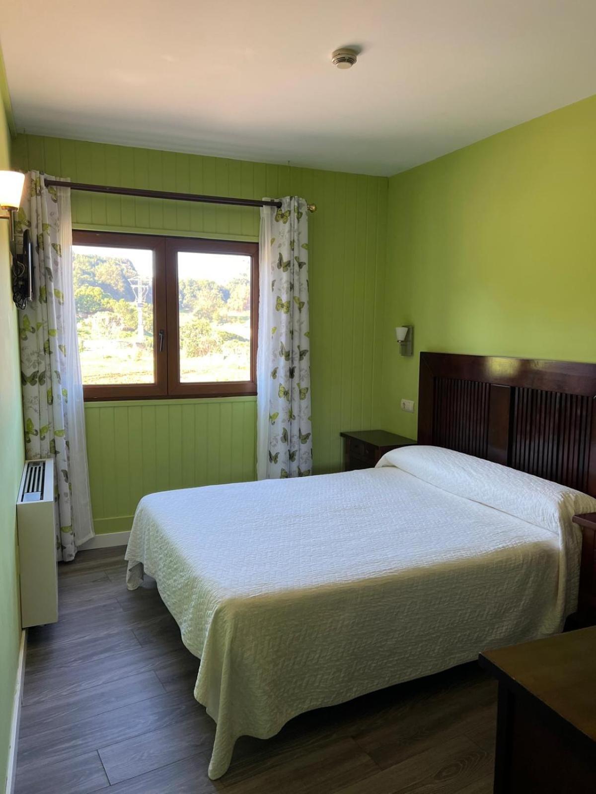 Hotel Villa Maria Revilla De Camargo Екстер'єр фото