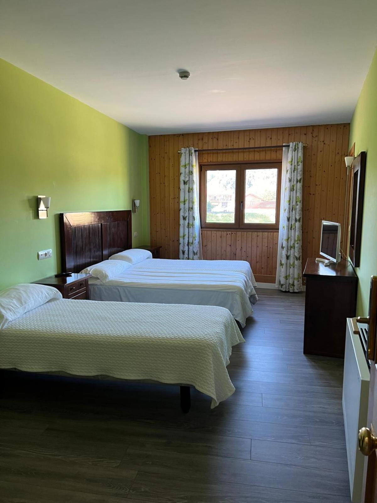 Hotel Villa Maria Revilla De Camargo Екстер'єр фото