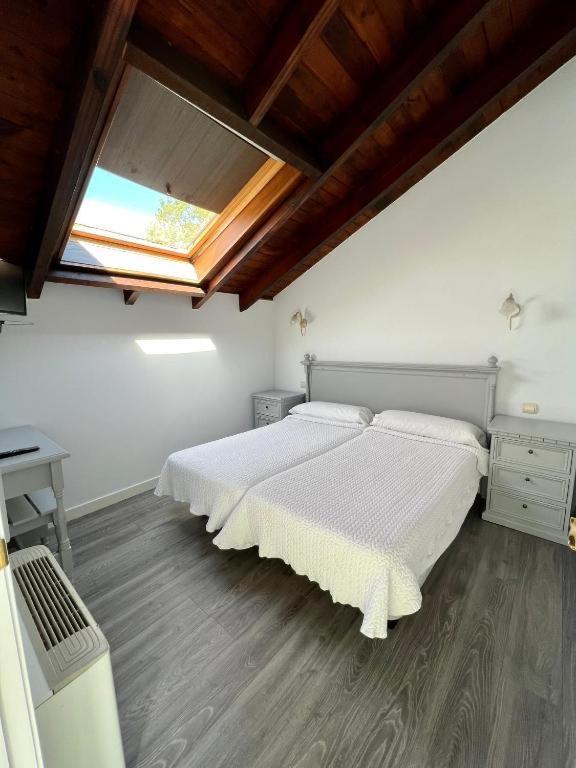 Hotel Villa Maria Revilla De Camargo Екстер'єр фото