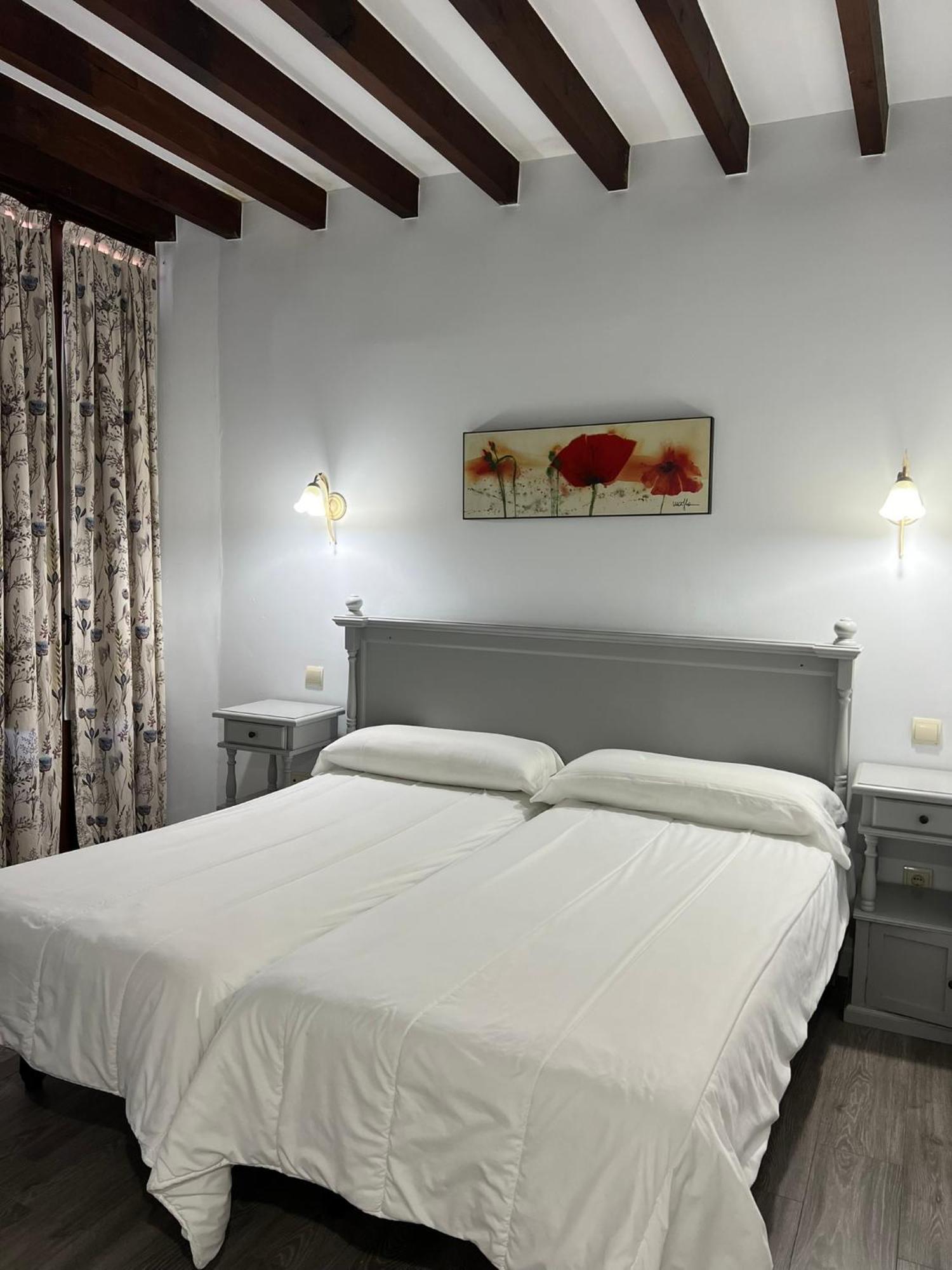 Hotel Villa Maria Revilla De Camargo Екстер'єр фото